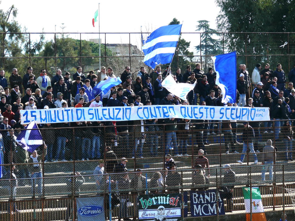 Panico da retrocessione, Formia esonera Ceccarelli